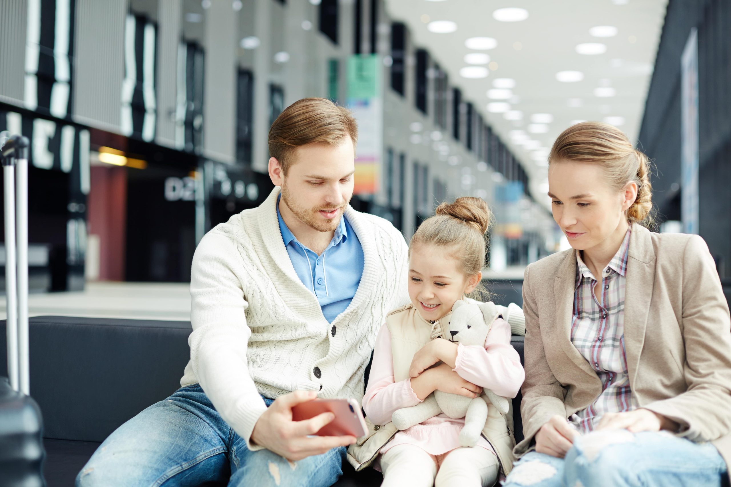 How UK Expats Can Bring Their Families to Saudi Arabia Legally