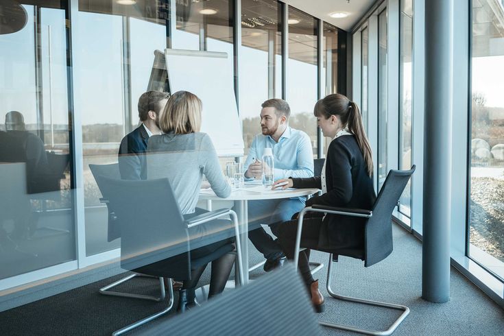 Create a featured image for the following blog Saudi Skilled Worker Visa from Spain: 2026 Corporate Guide for Professionals